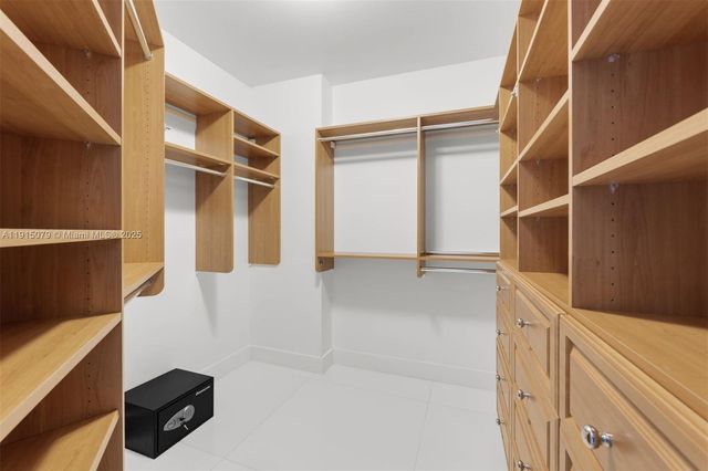 1425 Brickell Ave 54C, Miami, FL 33131