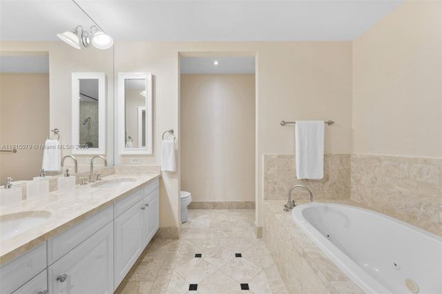 1425 Brickell Ave 54C, Miami, FL 33131