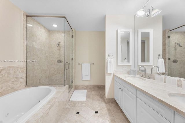 1425 Brickell Ave 54C, Miami, FL 33131