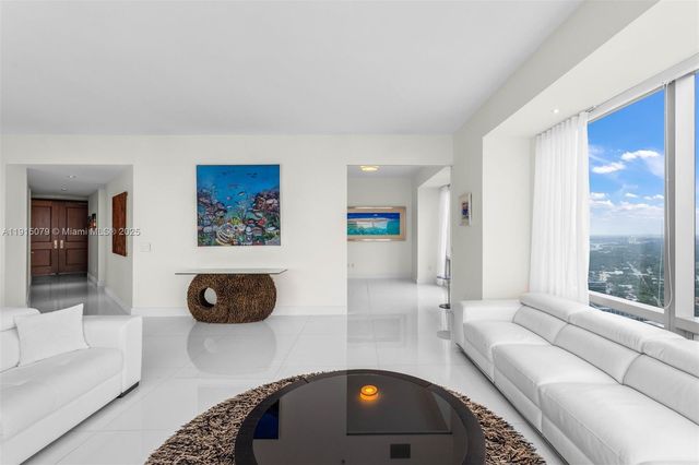 1425 Brickell Ave 54C, Miami, FL 33131