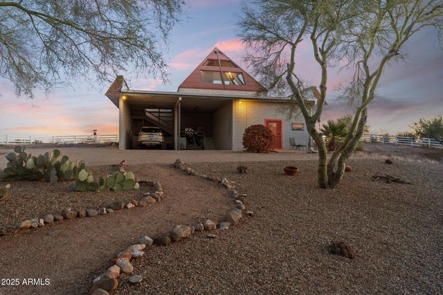 1890 HILLSIDE Drive, Wickenburg, AZ 85390