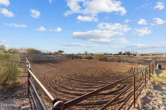 1890 HILLSIDE Drive, Wickenburg, AZ 85390