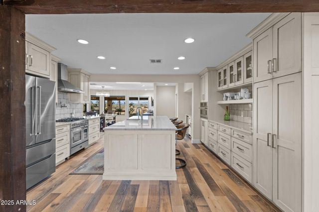 1890 HILLSIDE Drive, Wickenburg, AZ 85390