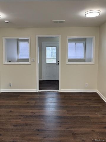 14405 Syracuse Street, Taylor, MI 48180