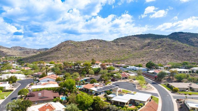 502 W SURREY Avenue, Phoenix, AZ 85029