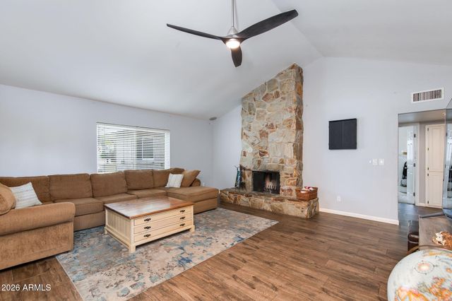 502 W SURREY Avenue, Phoenix, AZ 85029