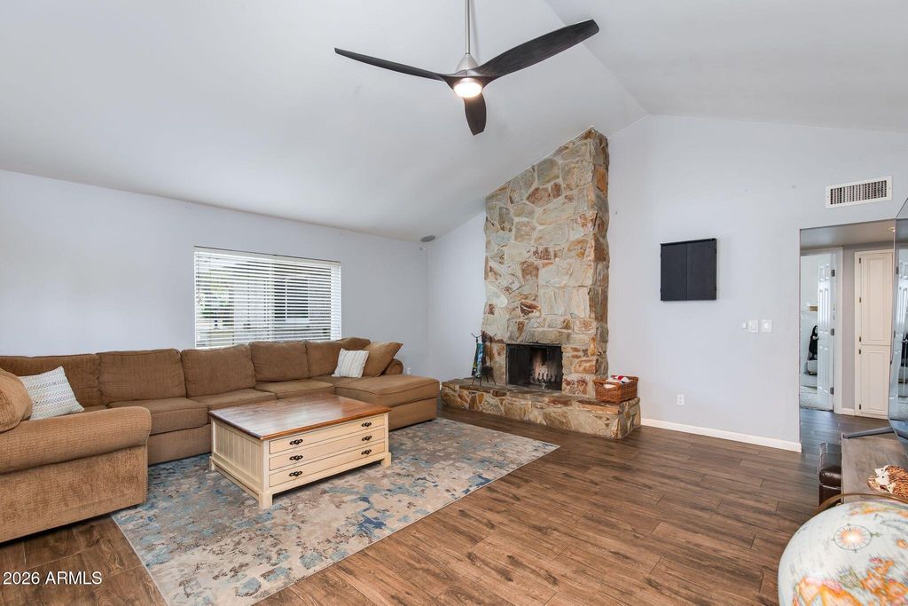 502 W SURREY Avenue, Phoenix, AZ 85029 — photo 4