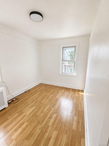 11120 14th Road, College Point, NY 11356