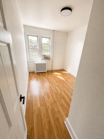 11120 14th Road, College Point, NY 11356