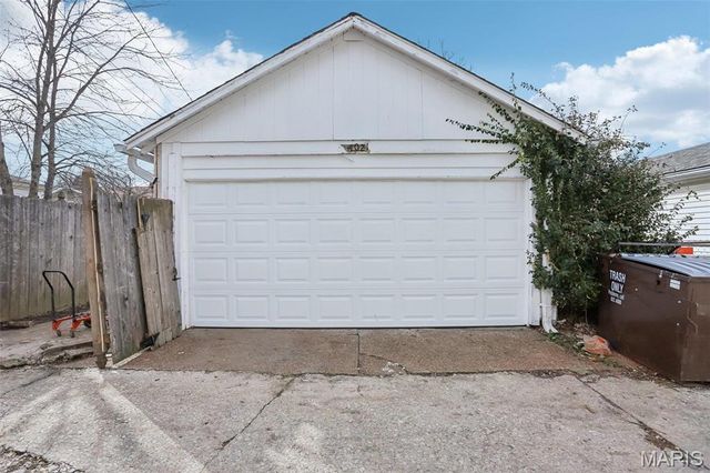 4021 Walsh Street, St Louis, MO 63116