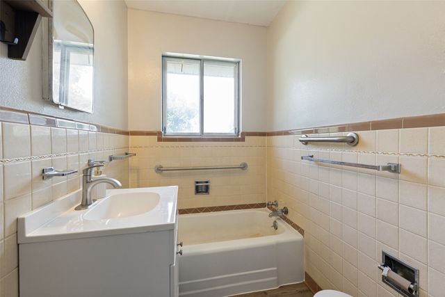 401 S Vick Street, Decatur, TX 76234
