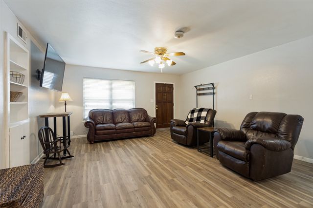 401 S Vick Street, Decatur, TX 76234
