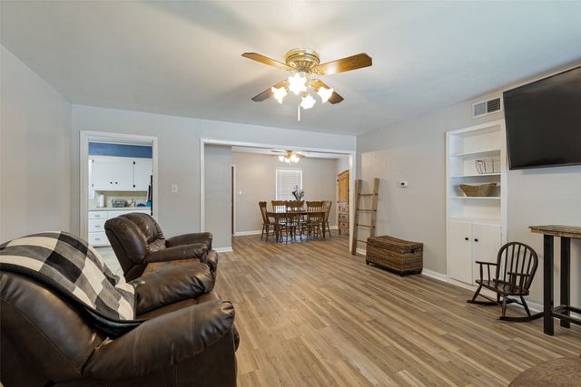 401 S Vick Street, Decatur, TX 76234