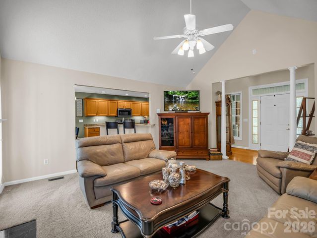 9 Kingfisher Lane, Mills River, NC 28759