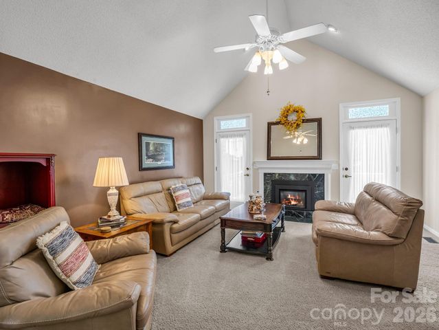 9 Kingfisher Lane, Mills River, NC 28759