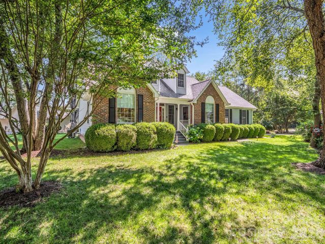 9 Kingfisher Lane, Mills River, NC 28759