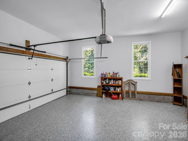 9 Kingfisher Lane, Mills River, NC 28759