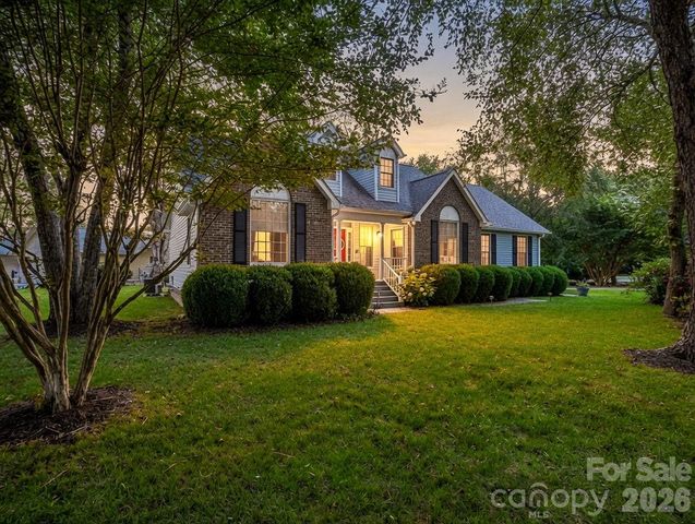 9 Kingfisher Lane, Mills River, NC 28759