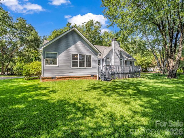 9 Kingfisher Lane, Mills River, NC 28759
