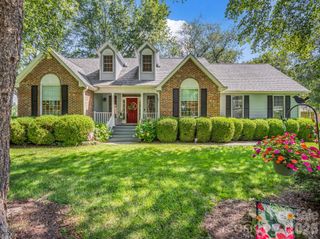 9 Kingfisher Lane, Mills River, NC 28759