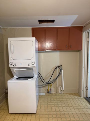 210 Park Avenue, Strawberry Point, IA 52076