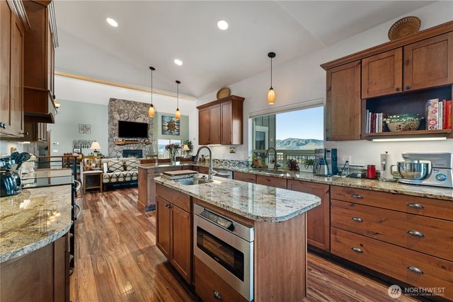 449 Lakayuse Road, Manson, WA 98831