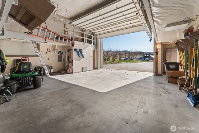 449 Lakayuse Road, Manson, WA 98831