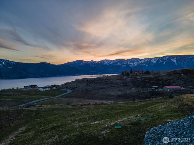 449 Lakayuse Road, Manson, WA 98831