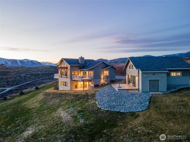 449 Lakayuse Road, Manson, WA 98831