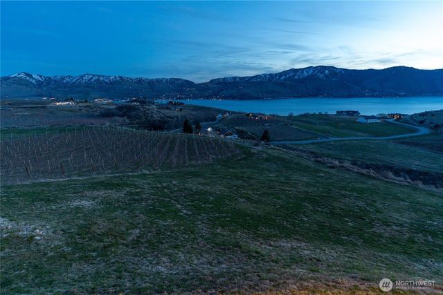 449 Lakayuse Road, Manson, WA 98831