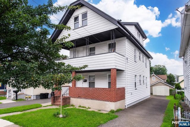 22 Comfort Place, Clifton, NJ 07011