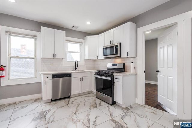 22 Comfort Place, Clifton, NJ 07011