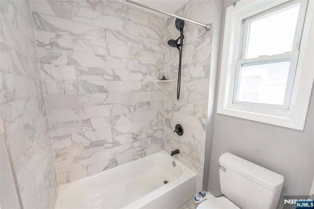 22 Comfort Place, Clifton, NJ 07011
