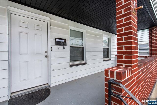 22 Comfort Place, Clifton, NJ 07011