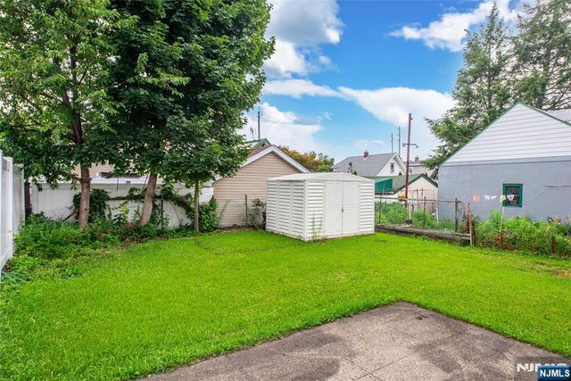 22 Comfort Place, Clifton, NJ 07011