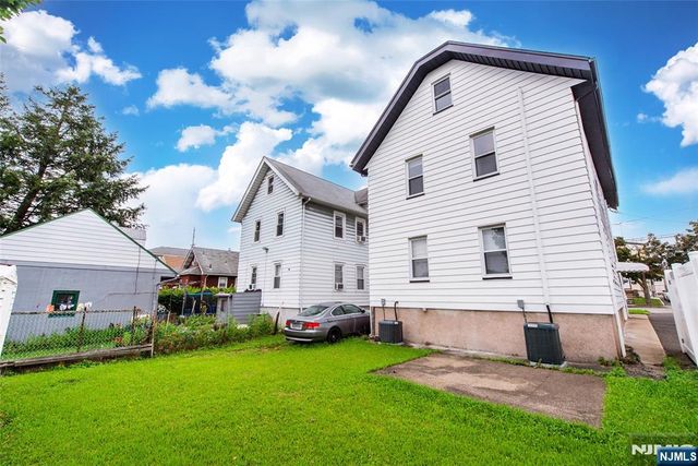 22 Comfort Place, Clifton, NJ 07011