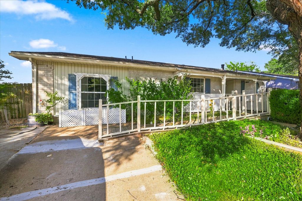 6305 Magnolia Lane, Rowlett, TX 75089