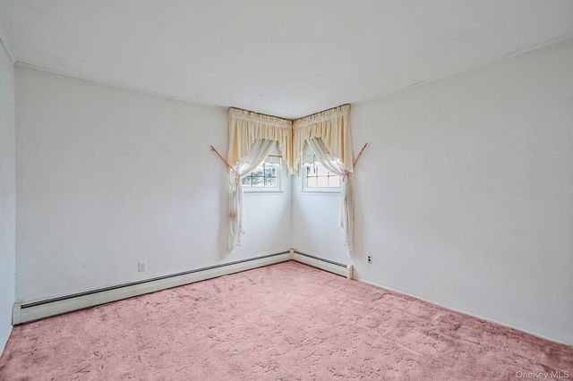 98 Rose Place, Selden, NY 11784