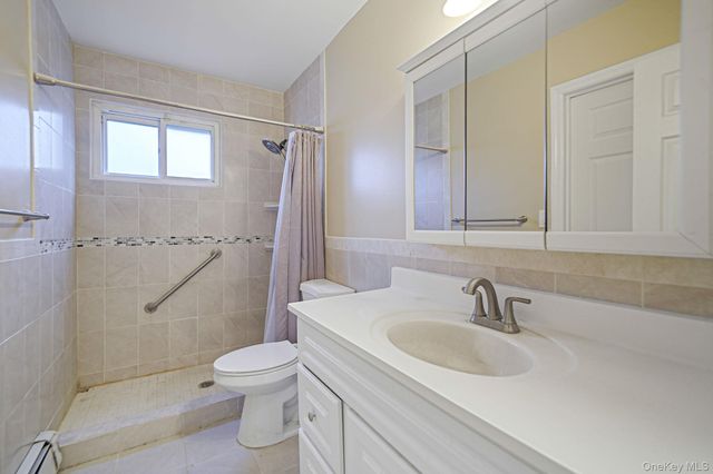 98 Rose Place, Selden, NY 11784