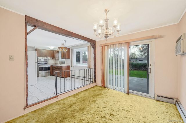 98 Rose Place, Selden, NY 11784