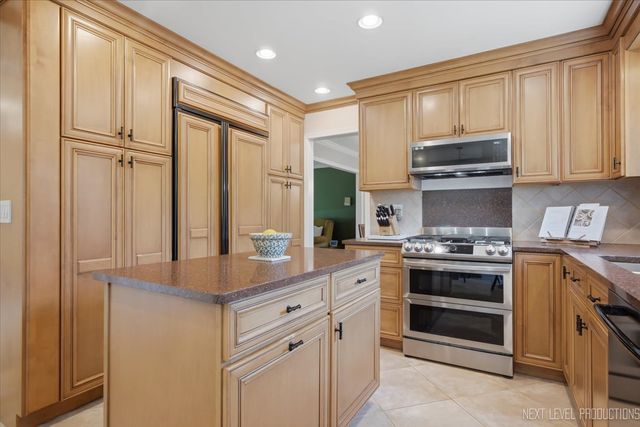 5N638 Jens Jensen Lane, St. Charles, IL 60175