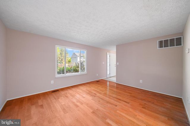 1103 BURWICK DR, Herndon, VA 20170