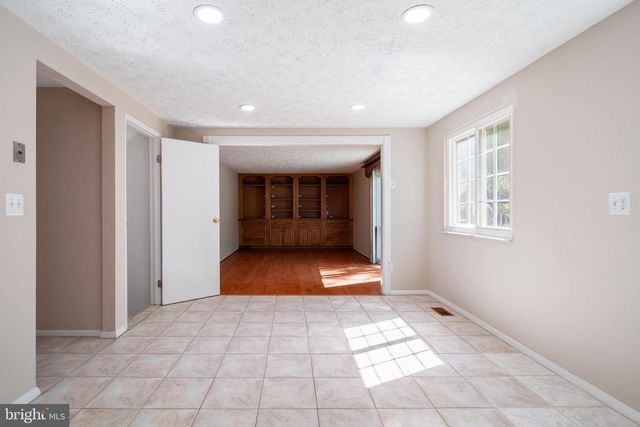 1103 BURWICK DR, Herndon, VA 20170