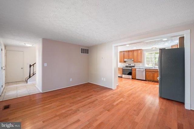 1103 BURWICK DR, Herndon, VA 20170