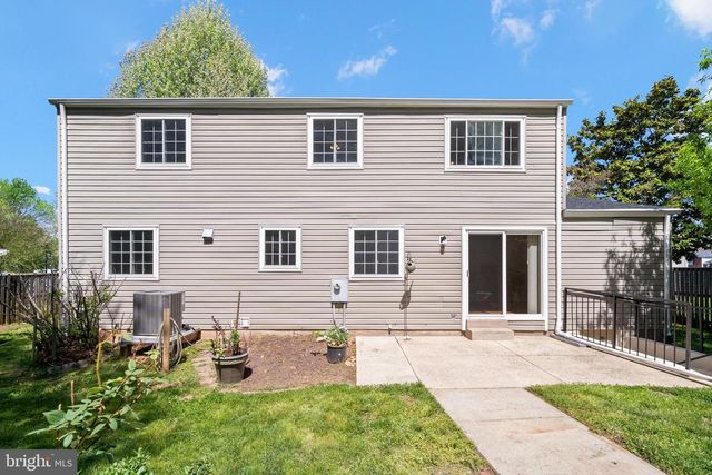 1103 BURWICK DR, Herndon, VA 20170