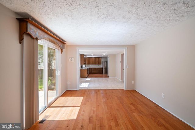 1103 BURWICK DR, Herndon, VA 20170