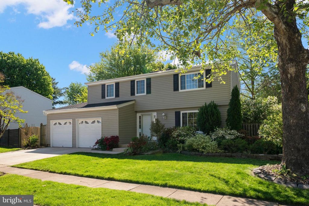 1103 BURWICK DR, Herndon, VA 20170