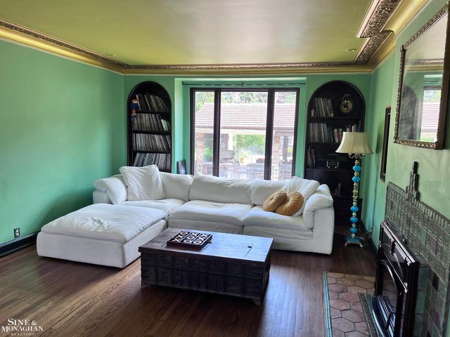 726 Westchester Road, Grosse Pointe Park, MI 48230