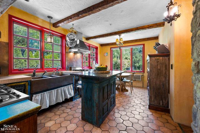 726 Westchester Road, Grosse Pointe Park, MI 48230