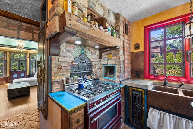 726 Westchester Road, Grosse Pointe Park, MI 48230